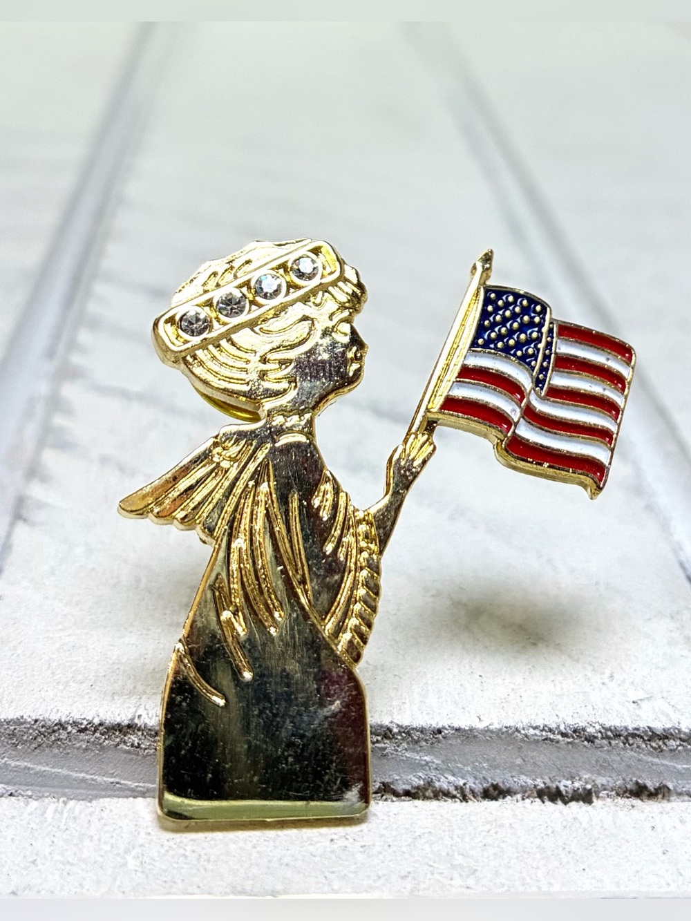 Patriotic Guardian Angel Lapel Pin Gold Tone With American Flag And Adorned Halo